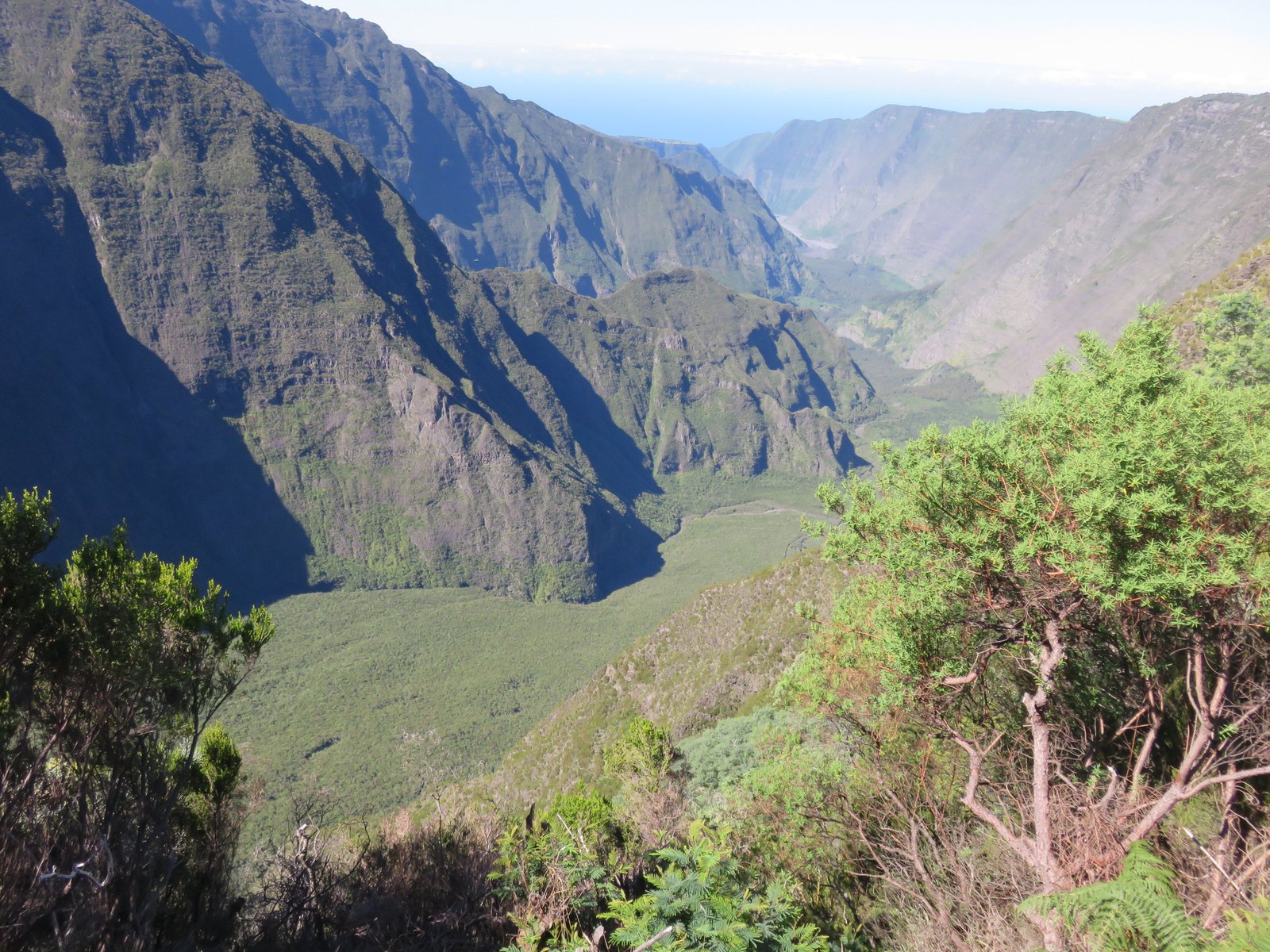5 Vallee de la Riviere des Remparts.jpg