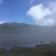 31 Nuage fugace sur le plan d'eau du Piton Argamasse.jpg