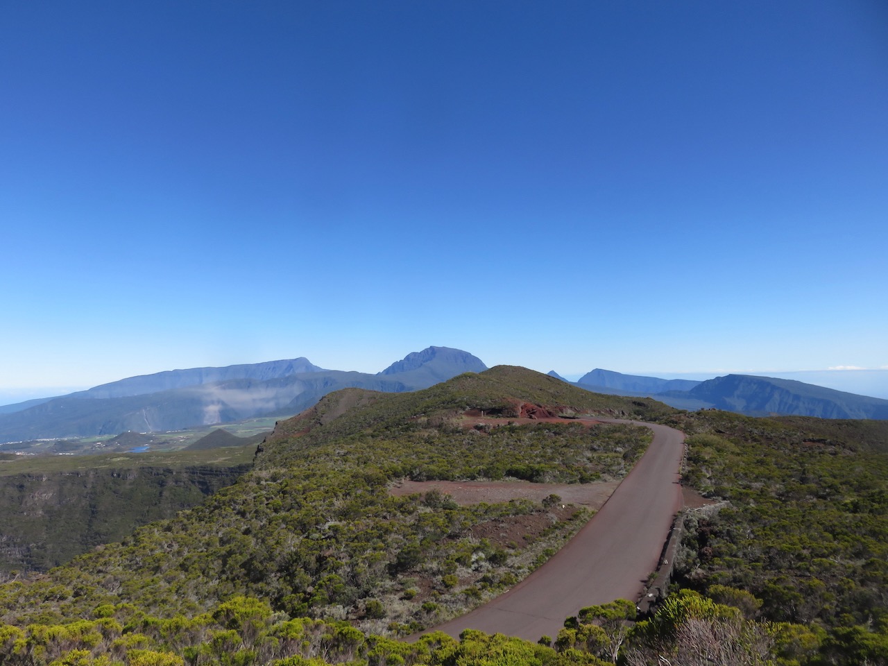 1. Abords du Bois d'Ozoux -vue sur le nuage de l'éboulementdeGrand Bassin.jpeg