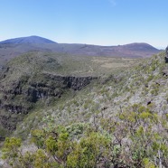 6. Aux abords de l'Oratoire , le Volcan, le Chisny, le Rempart des Basaltes.jpeg