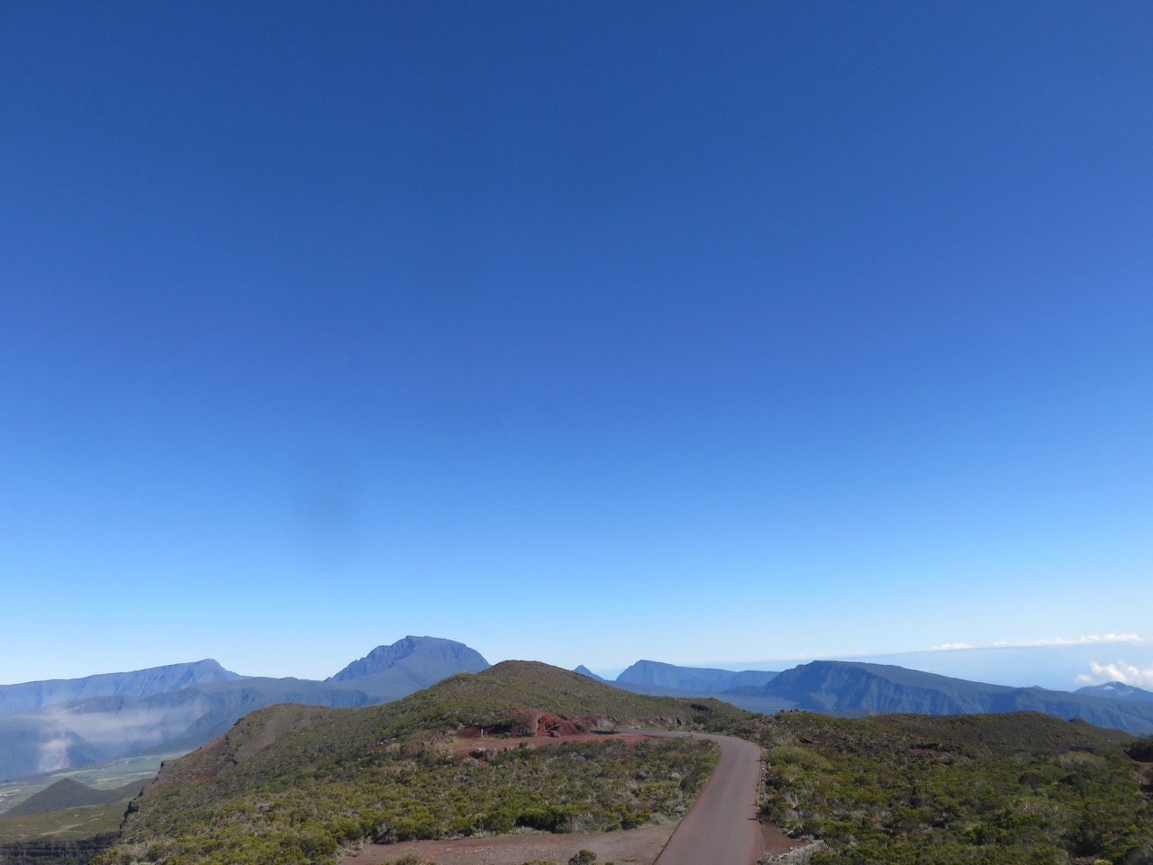 15. Les plus hauts sommets de l'ïle aux abords de Bois Ozoux.jpeg