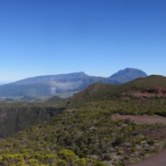 16.Aux abords de Bois Ozoux, vue sur le nuage de l'éboulement de Grand Bassin.jpeg