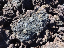 37  Pâle évocation de mille reflets sur la lave jeune