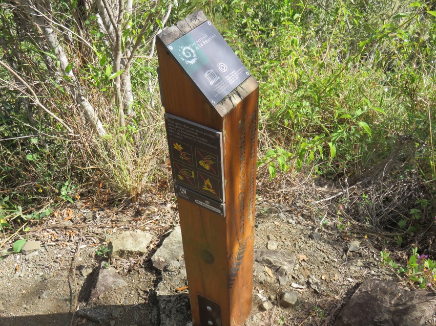 15 Poteau repère du Parc national de La Réunion