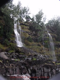 Cascades à la plage d'Alane