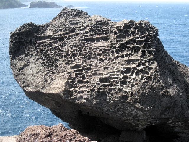 43 2 tafoni taffoni Erosion par embruns IMG 0178-1