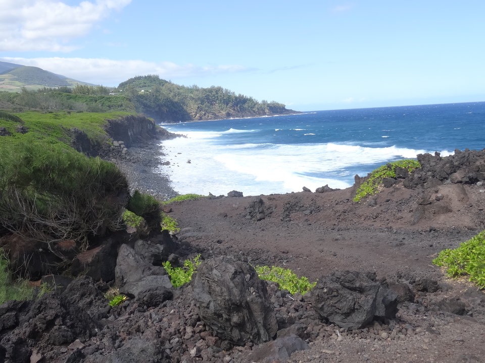 Au loin Piton Vicendo