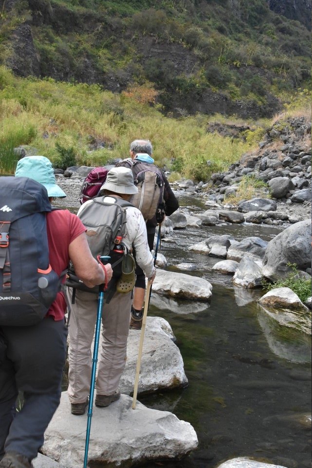 5 - Passage a gue 1 de la riviere des Galets.jpg