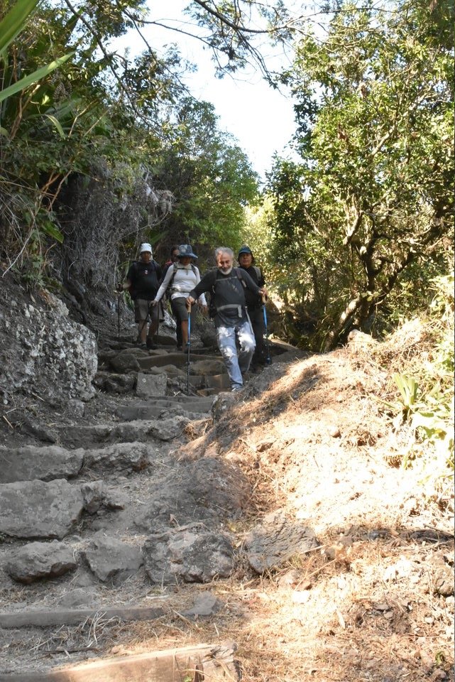 9 - Descente de la crete d'Aurere 1.jpg