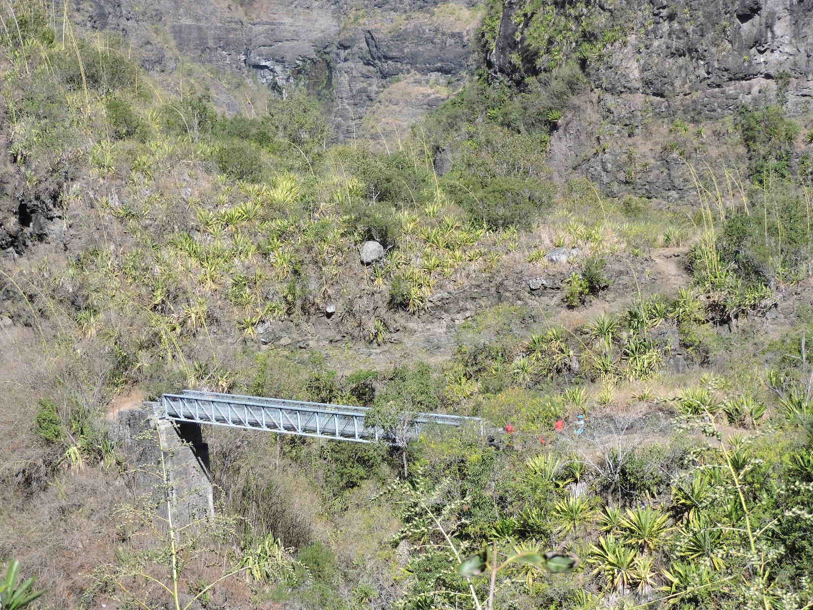 7 Passerelle vers Cayenne .JPG