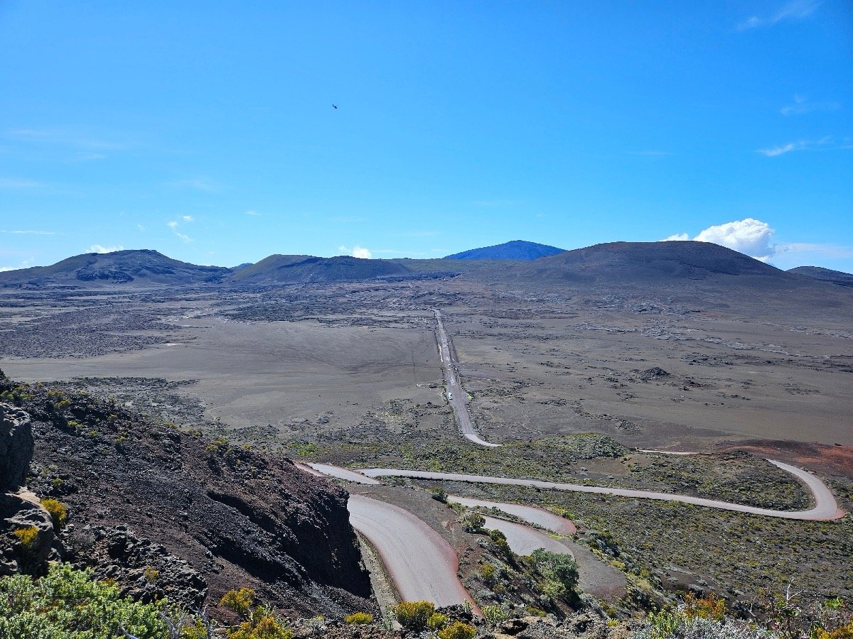 Plaine des Sables et le Piton de la Fournaise 5.jpeg