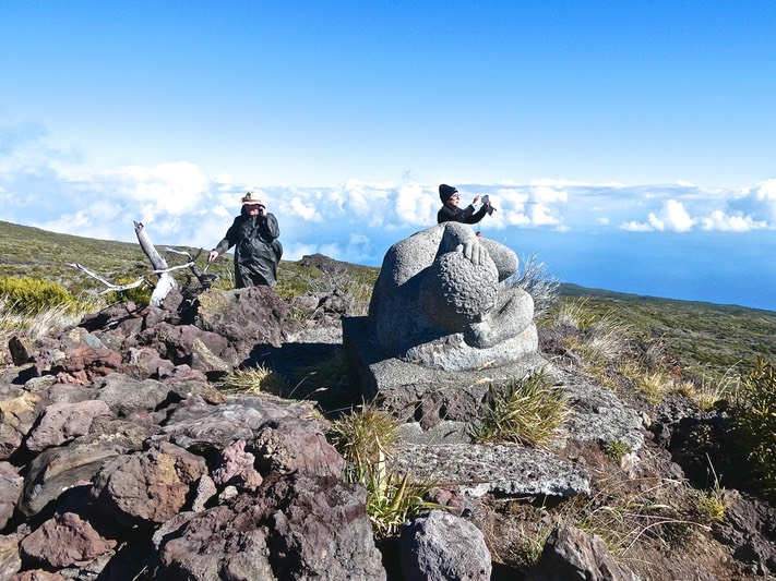 Au sommet de Piton Rouge . altitude 2380 m .P1016574