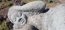 Sculpture en pierre de Gilbert Clain_190805