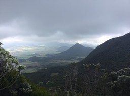 31 Vue vers le nord, depuis la montée vers le sommet du Piton Rouge