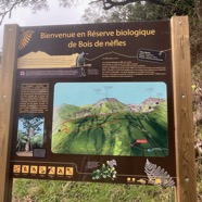 1. Le nouveau panneau tout neuf et remarquablement pédagogique.jpeg