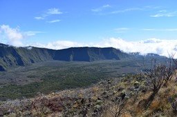 Rempart de la rivière de l'est et son cassé au loin