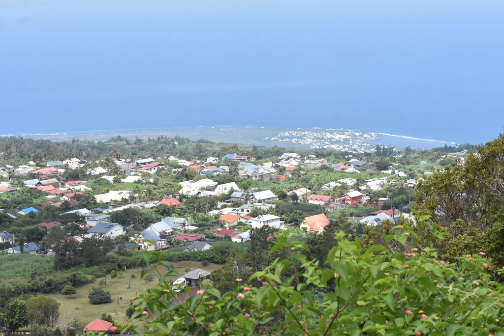 Vue sur Le Tévelave et L'Etang Salé