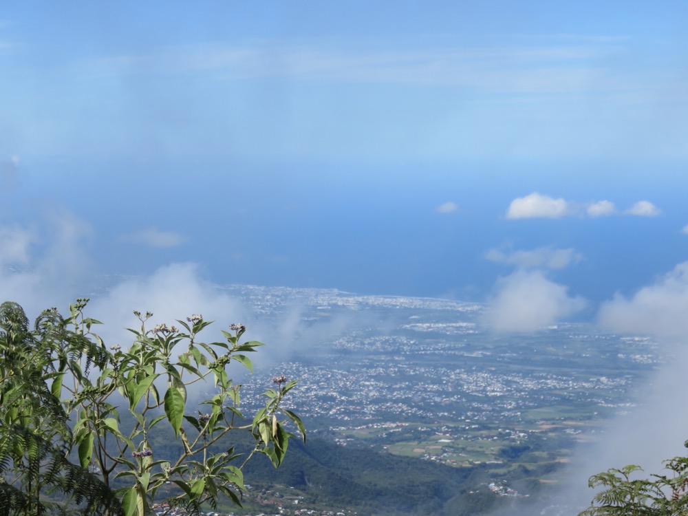 8. Vue depuis le belvédère - ??? St-Piere au fond ?.jpeg