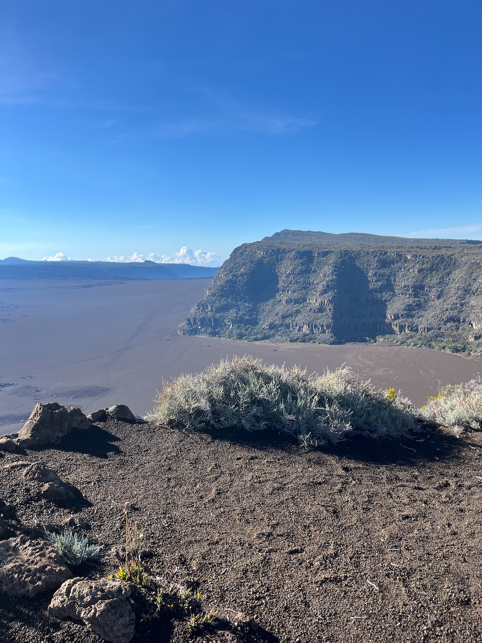 1. Vue sur la Plaine des Sables et Le Morne Langevin à droite.