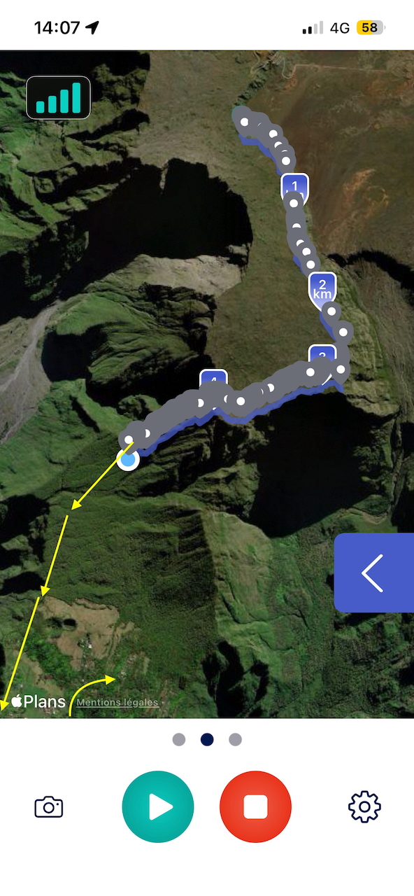 47. Itinéraire suvi depuis le Pas des Sables sur la route du volcan jusqu'au gîte Le Malmany