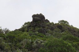 7 "Le trône"