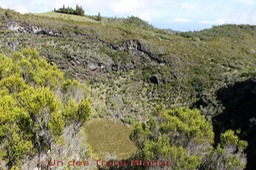 Un des Trous Blancs - Environ 6000 ans
